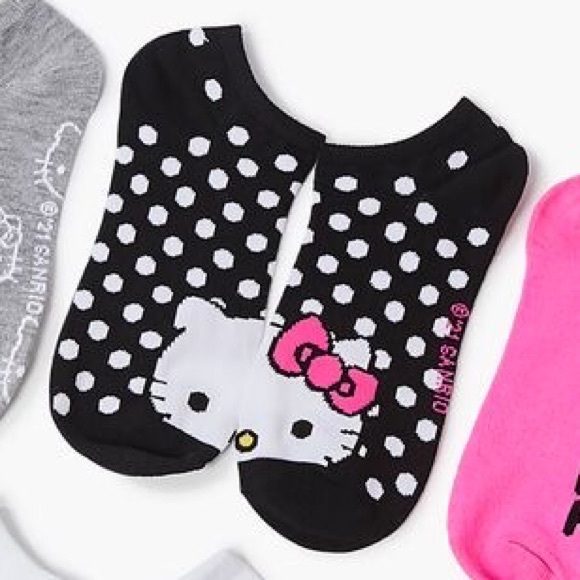 Hello Kitty Woman’s Ankle Socks Set - 5 Pack - Picture 2 of 6